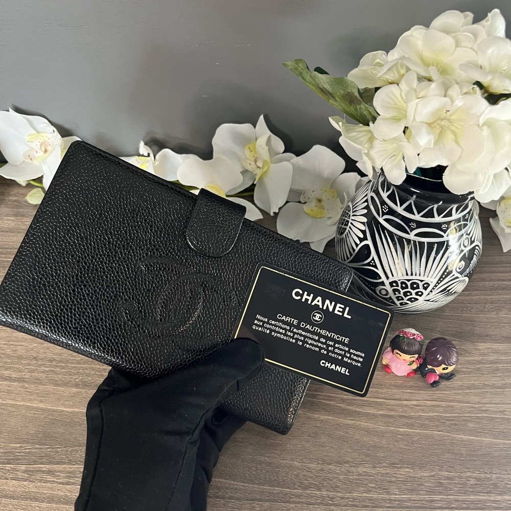 Chanel Caviar Wallet